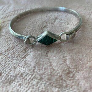 Vintage STERLING SILVER & Striated TURQUOISE Triangle Solitaire BANGLE BRACELET